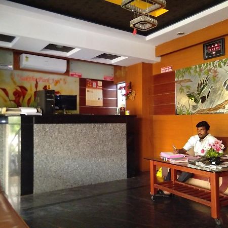 Sakthi Park Inn Ченай Екстериор снимка